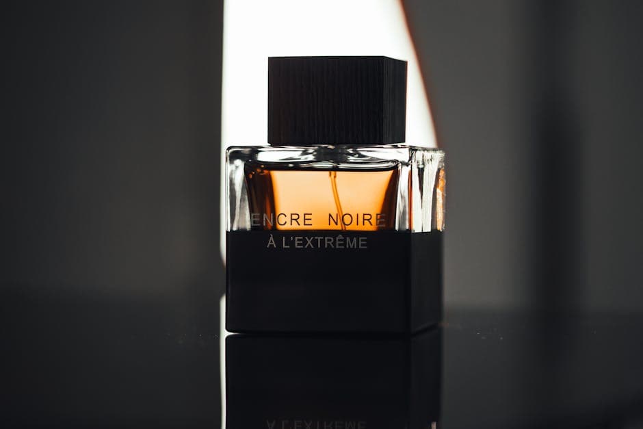 Nouveau Noir moodboard image showing smoked glass