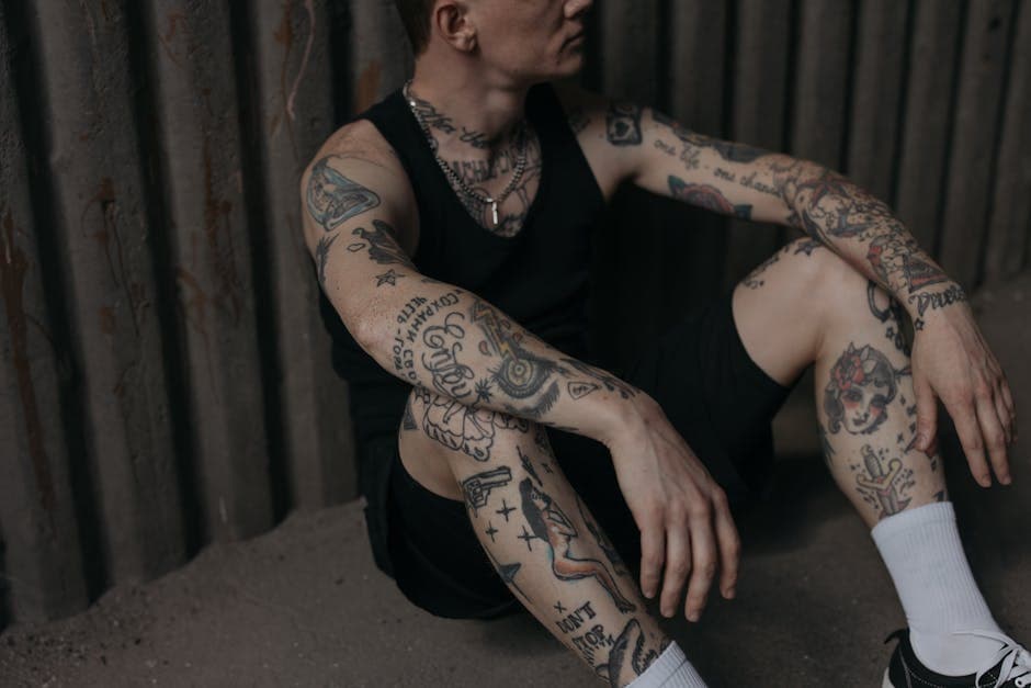 Romantic Grunge moodboard image showing slouchy