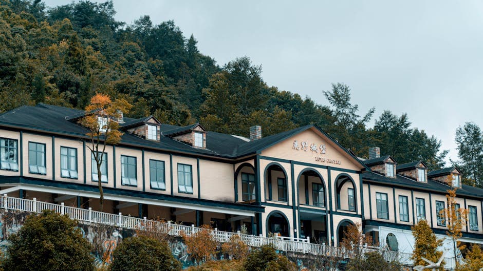 Grand Equine Lodge aesthetic idea with leather
