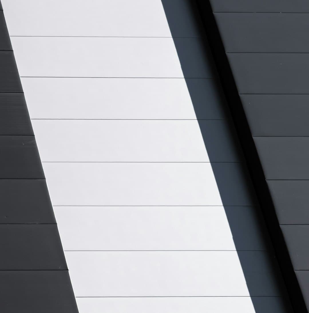 Memphis Milano Revival visual inspiration with wavy lines (8)